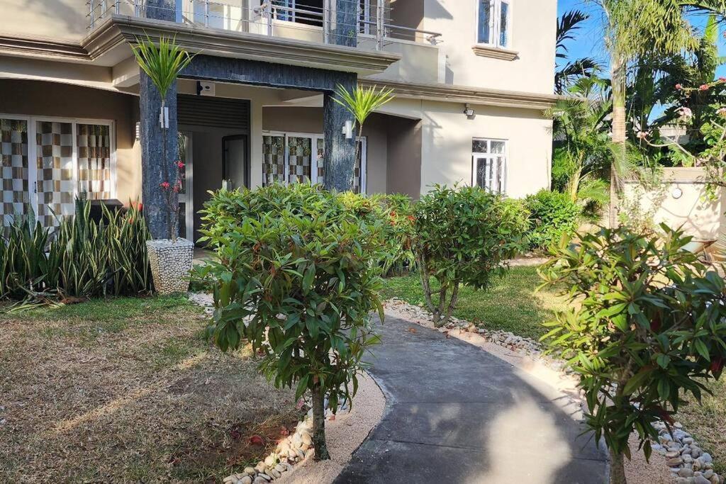 Number 9, 2Nd Floor,Pebble Bay Appartments Grand Bay Luaran gambar