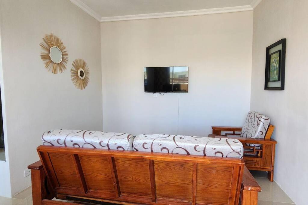 Number 9, 2Nd Floor,Pebble Bay Appartments Grand Bay Luaran gambar